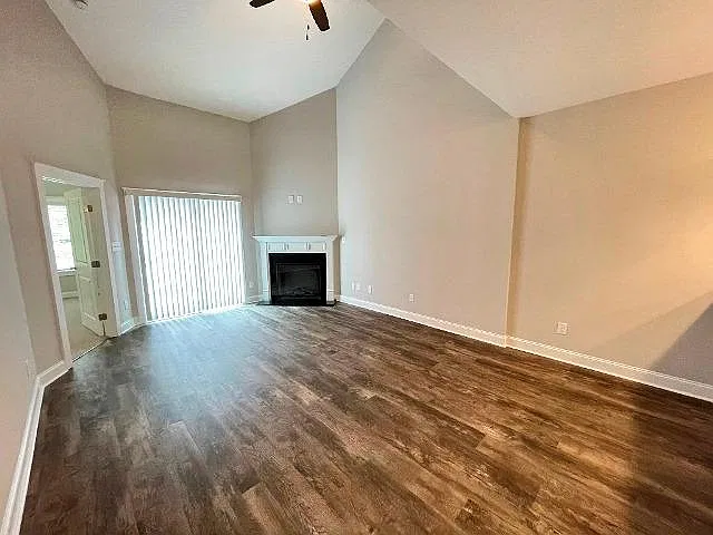 3 bed, 2.5 bath, 1902 sqft, $1,900 — Photo 4