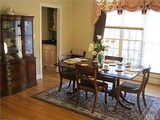 3rd image of 3 Cassington Ln