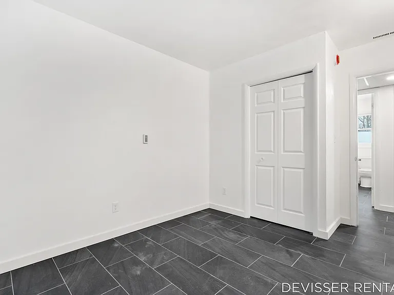 1297 32nd St #D3 — Photo 14