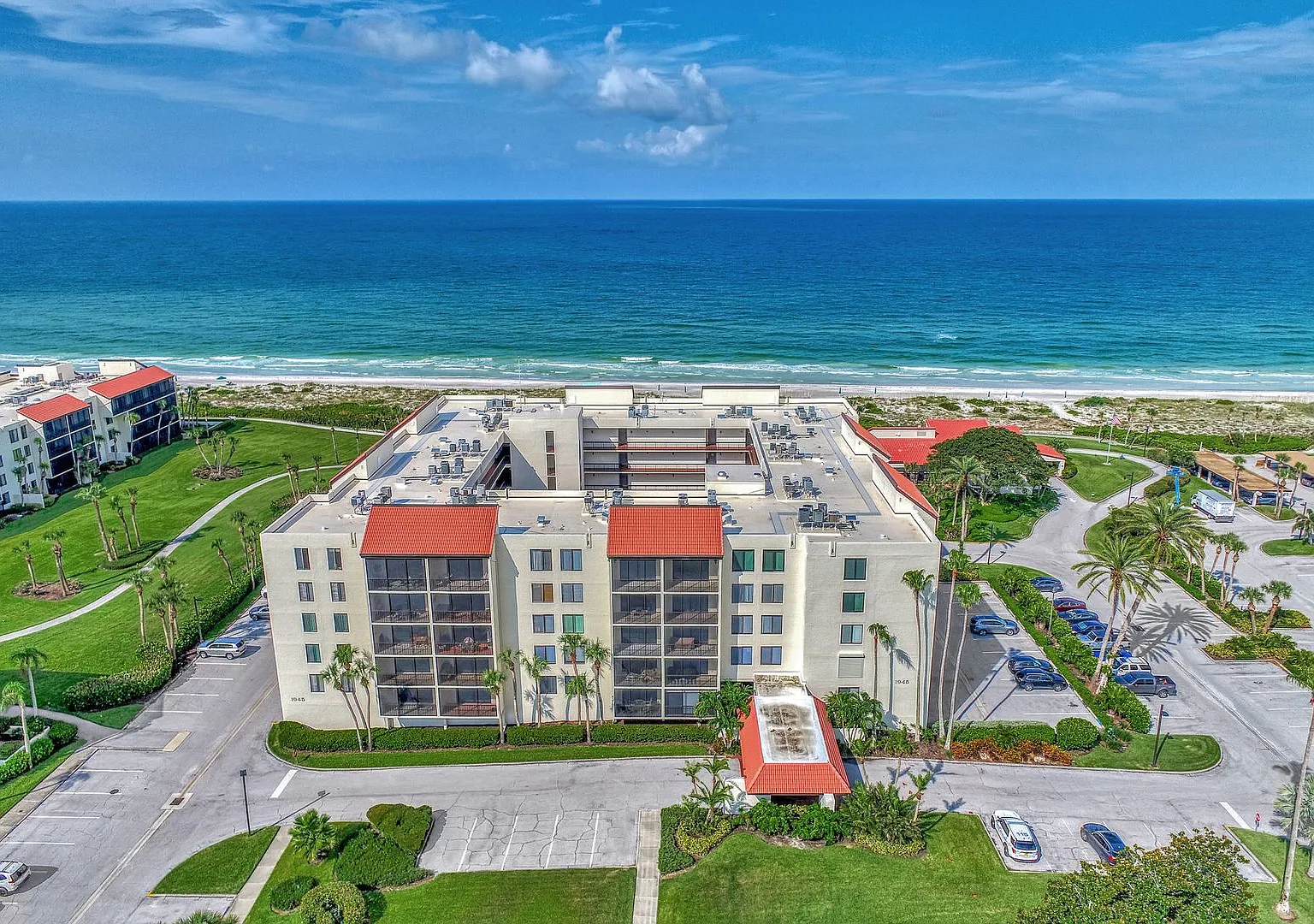 Available Now - Resort Style, 2br/2b Condo Located In The Seaplace Community On Longboat Key. — Photo 1