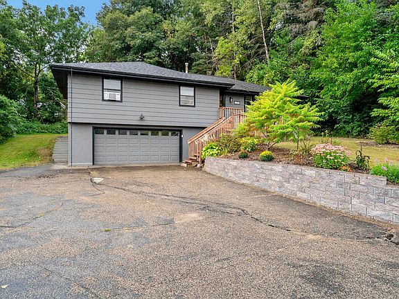 2nd image of 405 Creek Ln