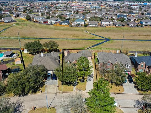 GUESS WHAT!? NO BACK NEIGHBORS! Here's the proof! I just had to show you before we check out the inside!