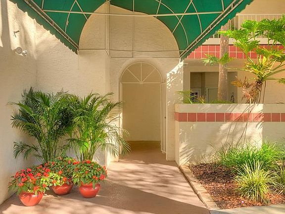 2nd image of 459 Hamptoncrest Cir APT 207