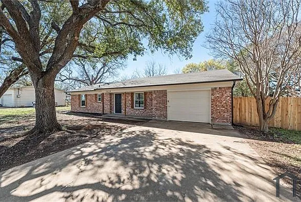 3 bed, 1500 sqft, $2,400 — Photo 3