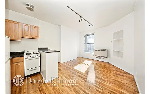 Rented by Douglas Elliman | media 10