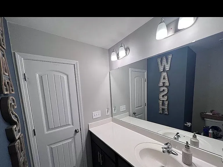 1075 Coldstream Dr — Photo 3