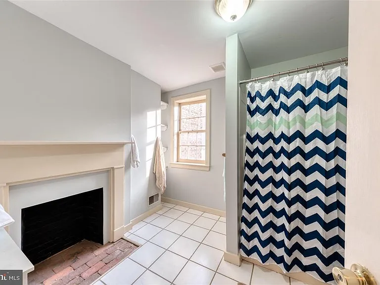 931 S Charles St — Photo 14