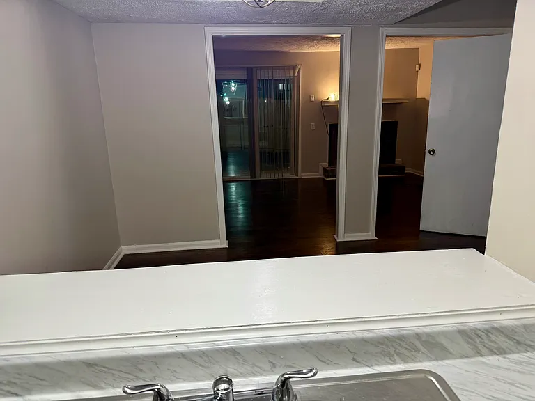 6018 Regent Mnr — Photo 4