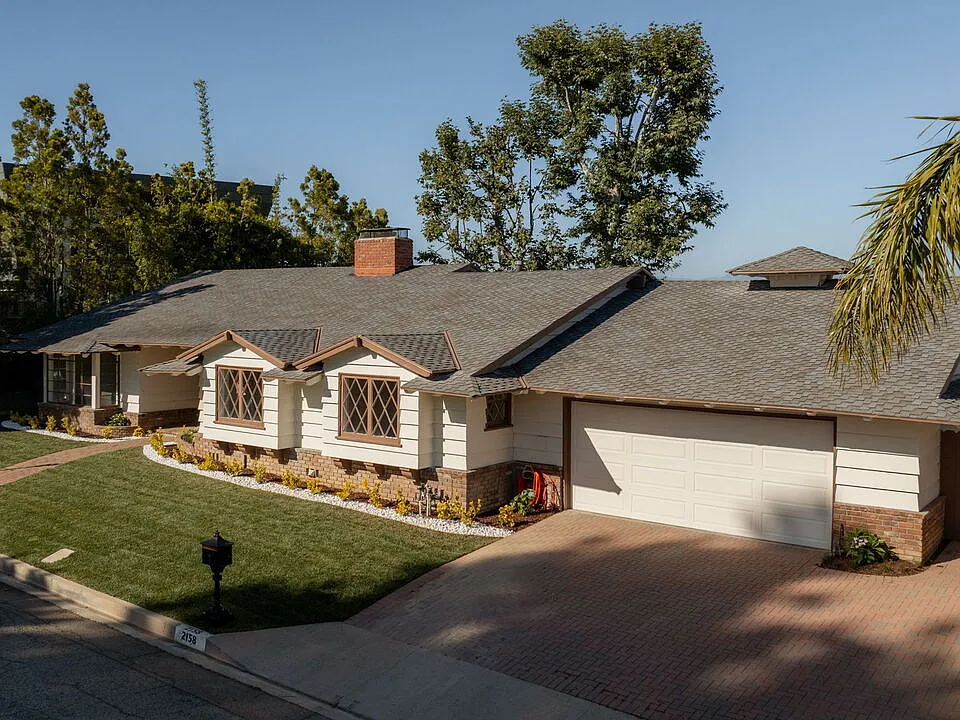 2158 Stradella Rd