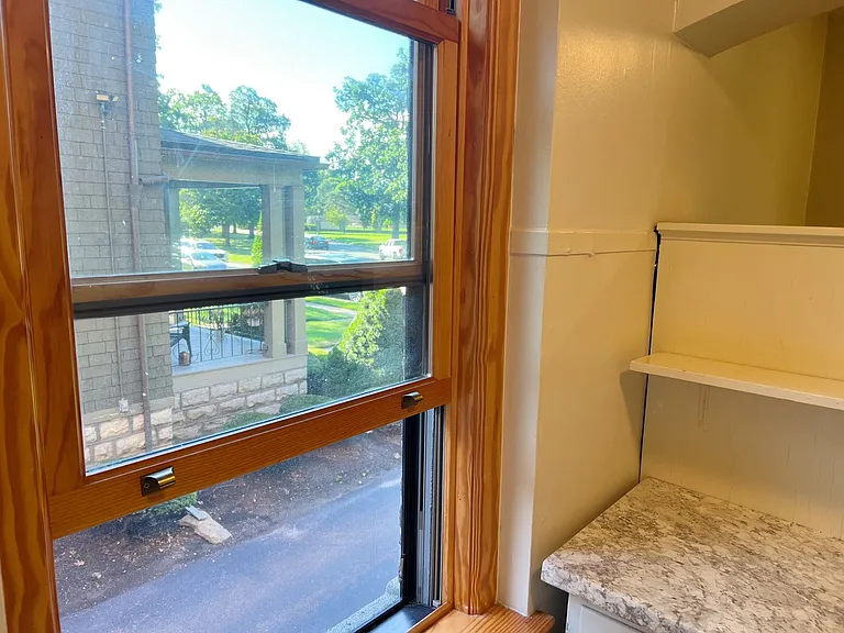Amherst Woods Apartments — Photo 27