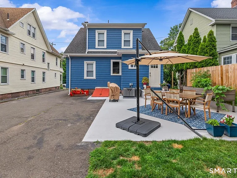 653 Forest Rd — Photo 24