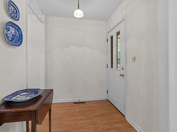 5th image of 801 Victoria Dr #801