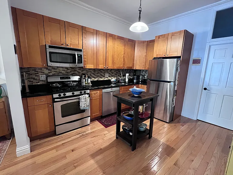579 Bergen St #1 — Photo 11
