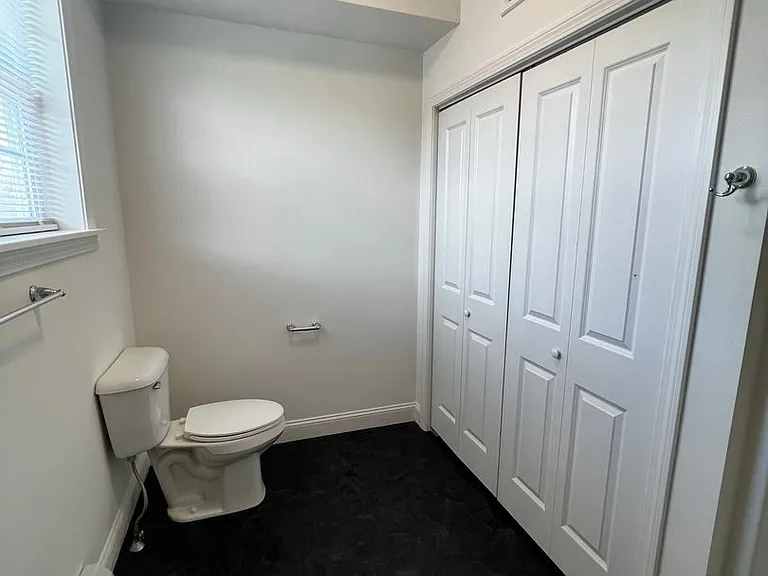 147 Bayberry Cir — Photo 12