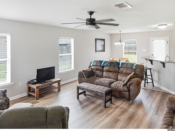3rd image of 11413 Rosedale Ave