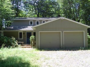 2144 Forest Dr W, Pocono Lake, PA 18347