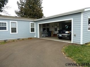 24 Park St, Lebanon, OR 97355