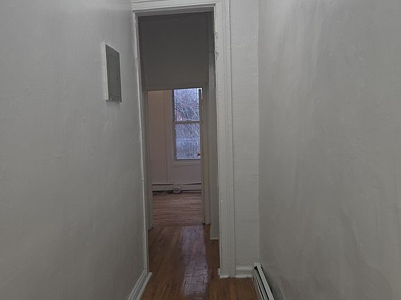 5th image of 31 Montrose Ave APT 2L