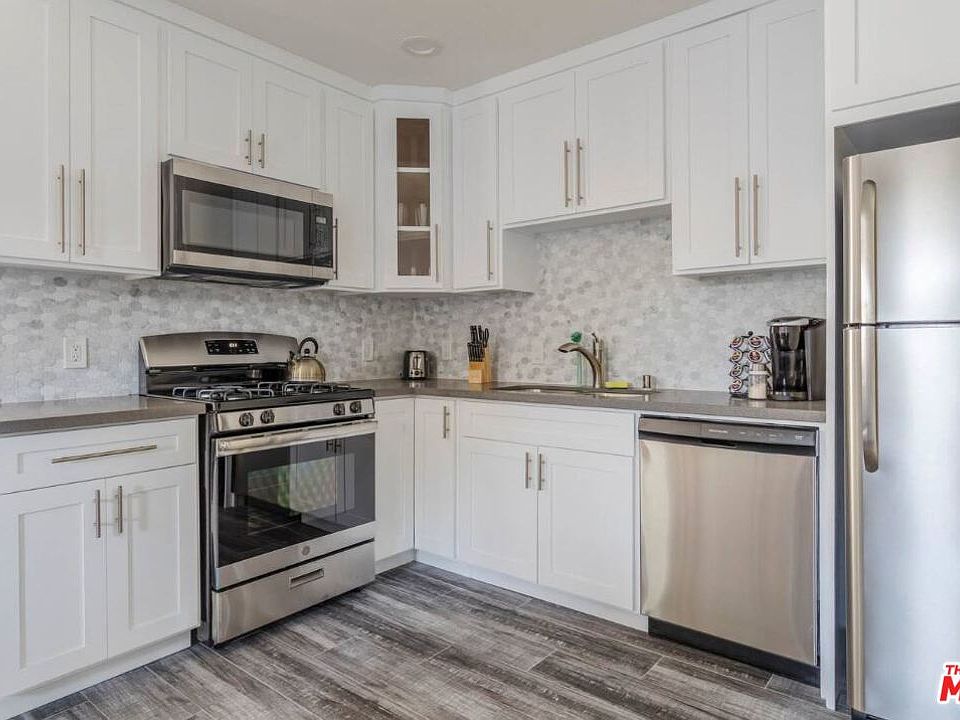 2nd image of 817 1/4 N Mariposa Ave