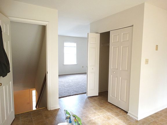 Foyer, Dining & Living Areas