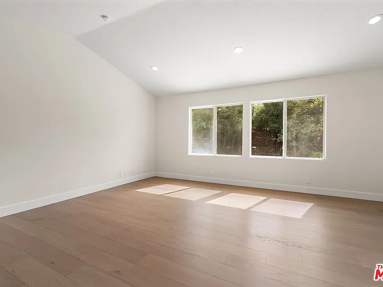 18500 Saint Moritz Dr — Photo 45