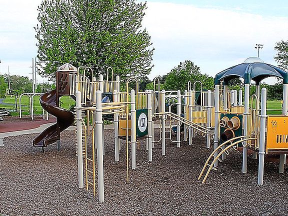 Large multi-age playground
