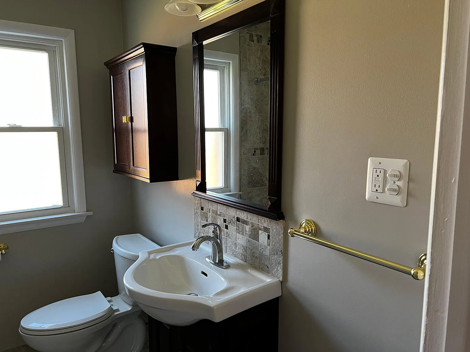 3 bed, 1233 sqft, $2,000 — Photo 4