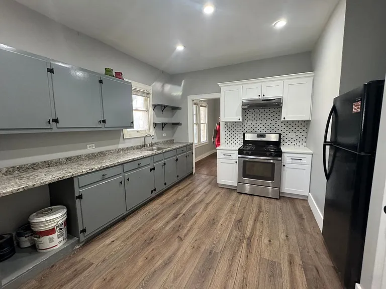 942 Bailey Ave — Photo 10