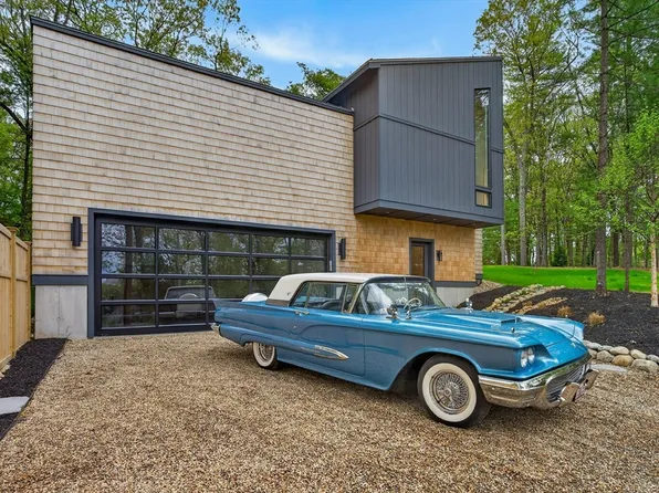 56 Seymour St, Concord, MA 01742