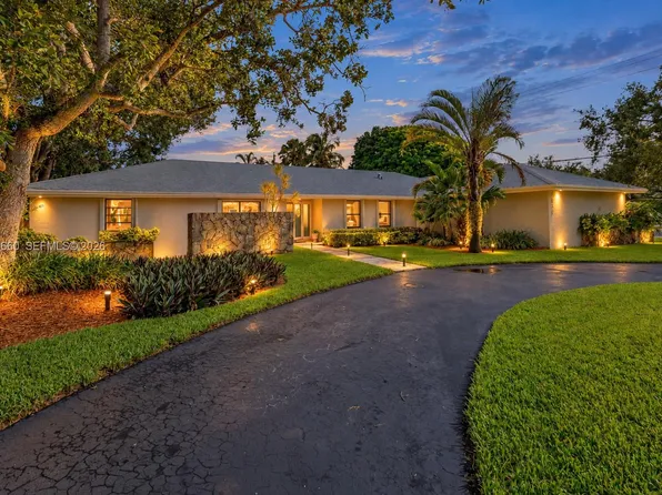7915 SW 155th St, Palmetto Bay, FL 33157