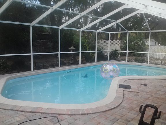 Pool w/brick paver patio