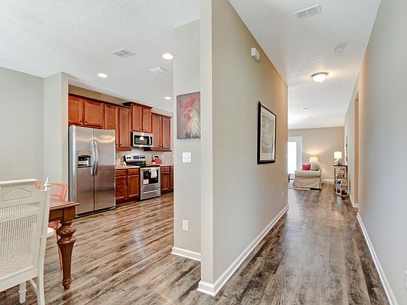 4th image of 5557 Coppedge Ave