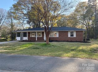 181 Hall St, Forest City, NC 28043