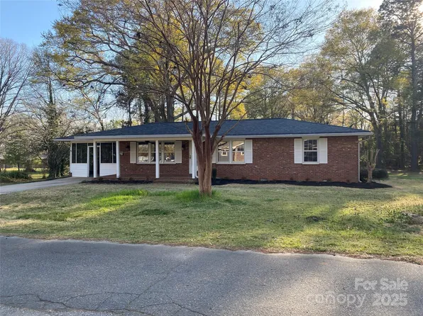 181 Hall St, Forest City, NC 28043