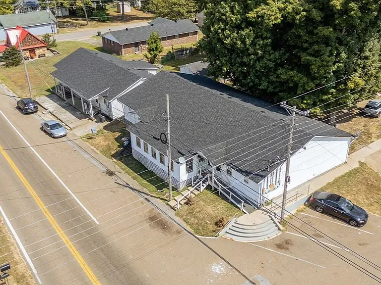 219 N Main St — Photo 4
