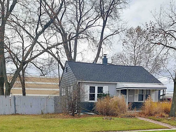 21878 Grandy St, Clinton Township, MI 48035