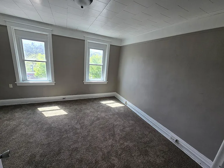 515 Boggston Ave — Photo 12