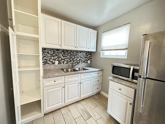 4th image of 4368 Elm Ave APT 1