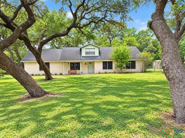 406 Royal Oak Dr, Victoria, TX 77905