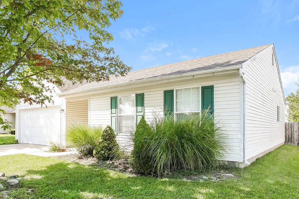 3 bed, 2.0 bath, 1246 sqft, $1,850 — Photo 3