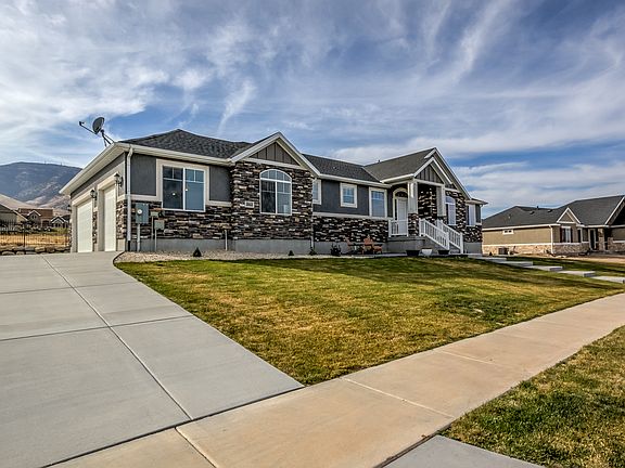2nd image of 3863 S Beacon Dr