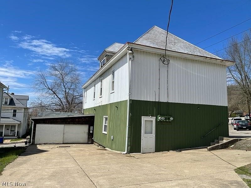 2nd image of 844 Avondale St