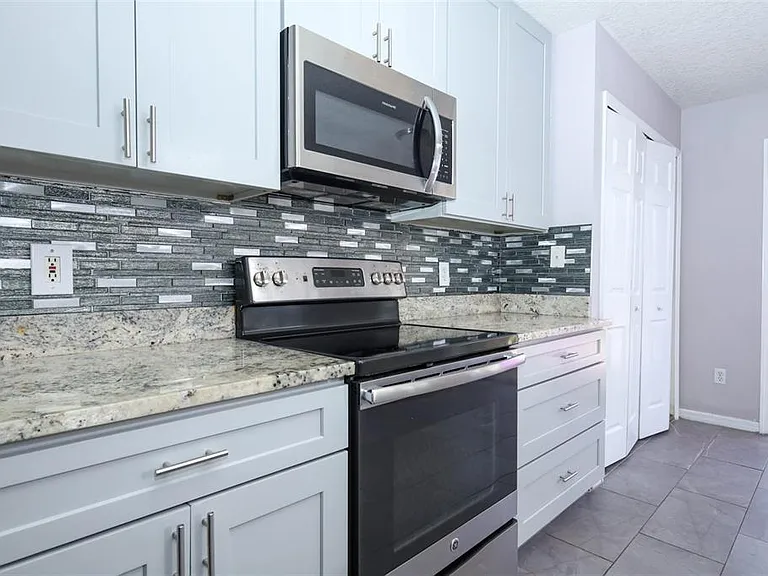 15219 Starleigh Rd — Photo 7