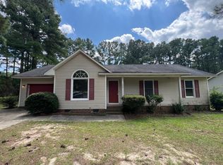 208 Cobblestone Ct, Raeford, NC 28376