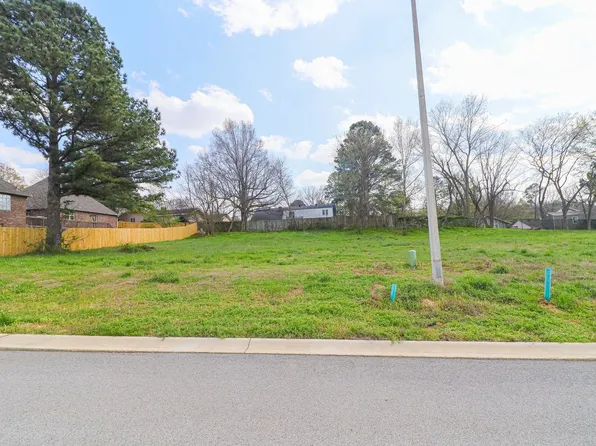 1711 Kendrick Dr, Jonesboro, AR 72404