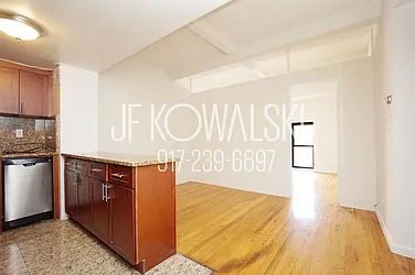 Rented by R New York