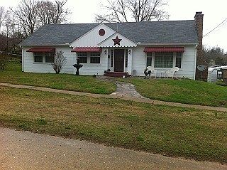 1st image of 414 W Elm St