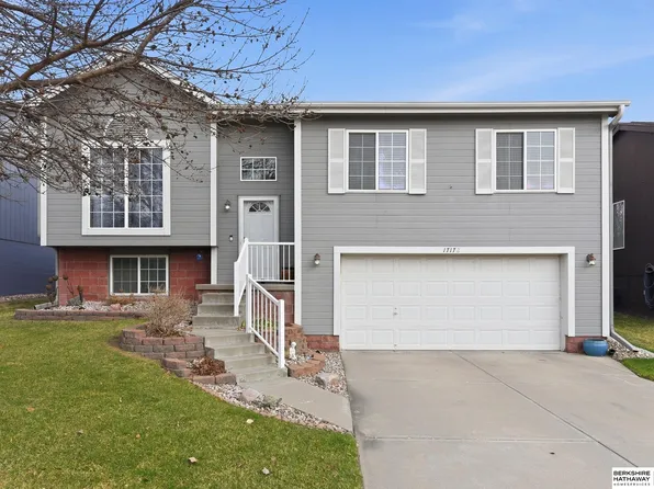 17172 Ruggles St, Omaha, NE 68116