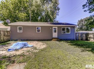 1155 N Noble St, Virden, IL 62690