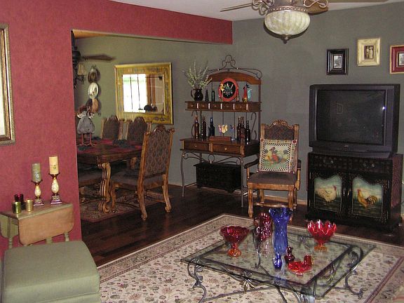 Living Room/Dining Room